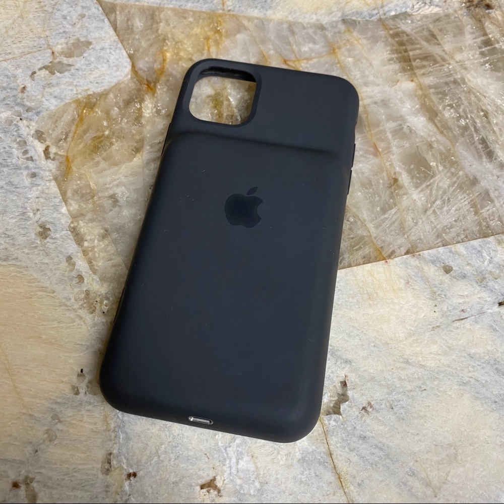 iPhone 11 Pro Max Smart Battery Case - Preowned